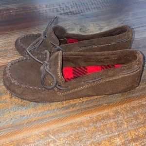 Minnetonka Moccasins Girls Size 1 in Dark Brown